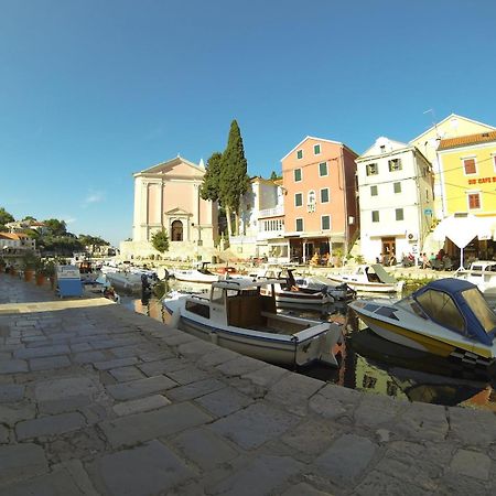 Bed&Breakfast Saturn Veli Lošinj Exterior foto